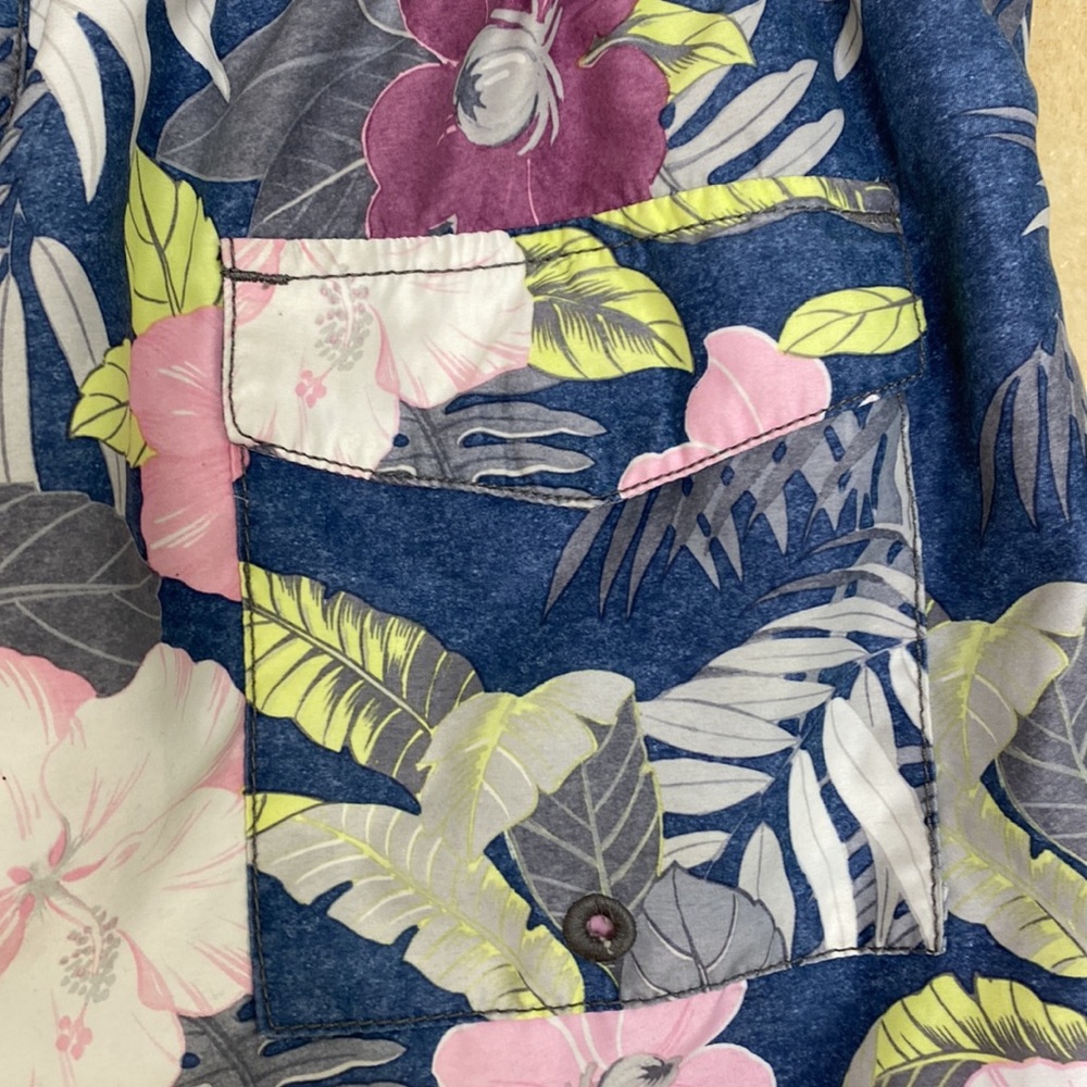 Tommy Bahama Relax Tropical Swim Trunks - Picture 4 of 6